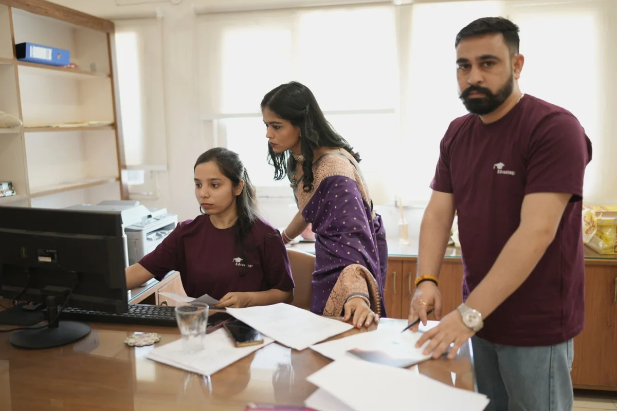 Edvantage mentors providing individual study and exam guidance